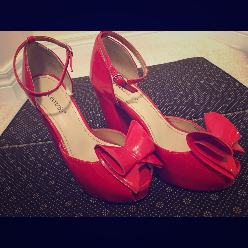 Red heels with bow, classic, 8US